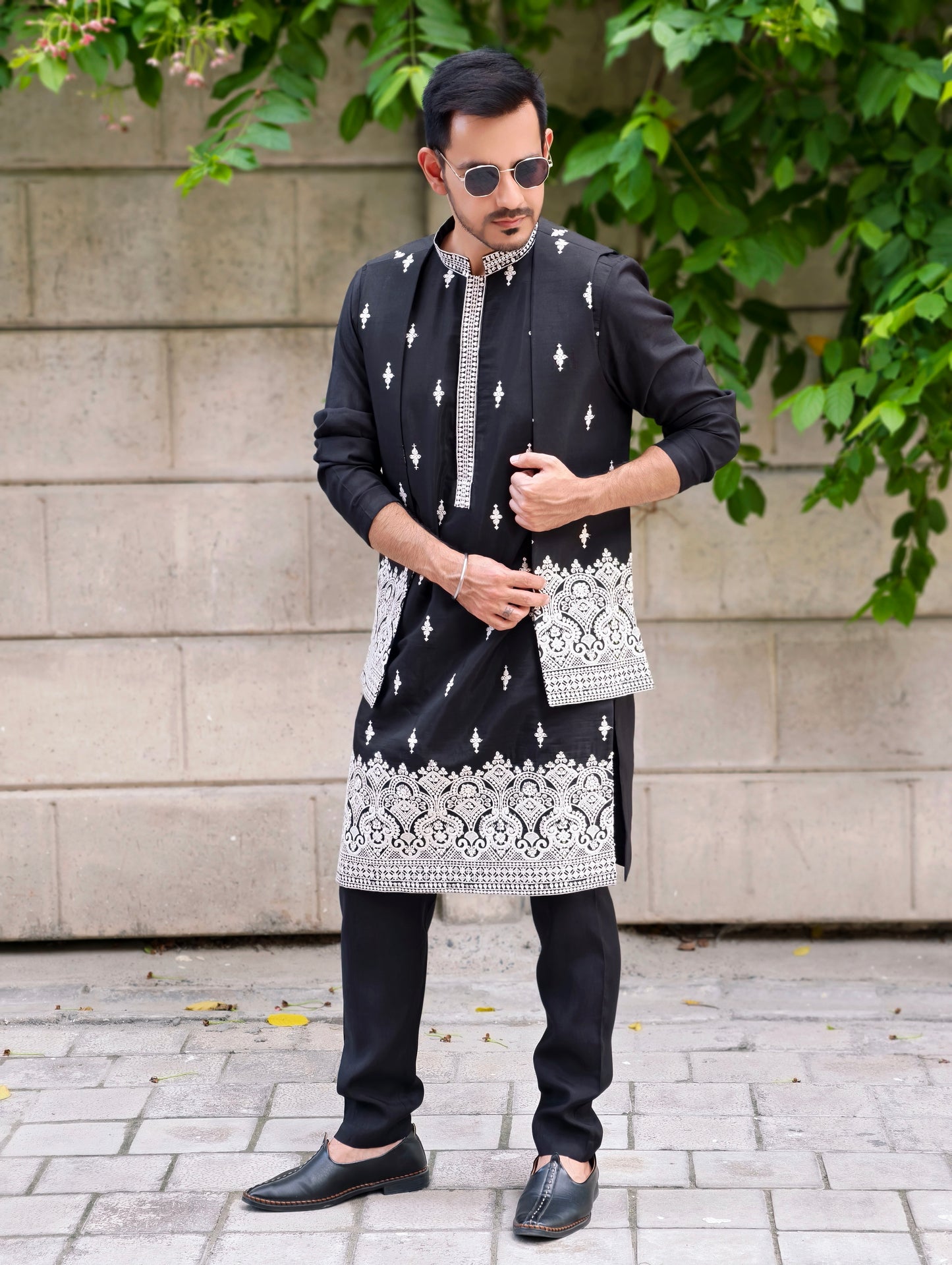 Men's Black Embroidered Kurta Set with Open Jacket – Luxe Heritage Collection