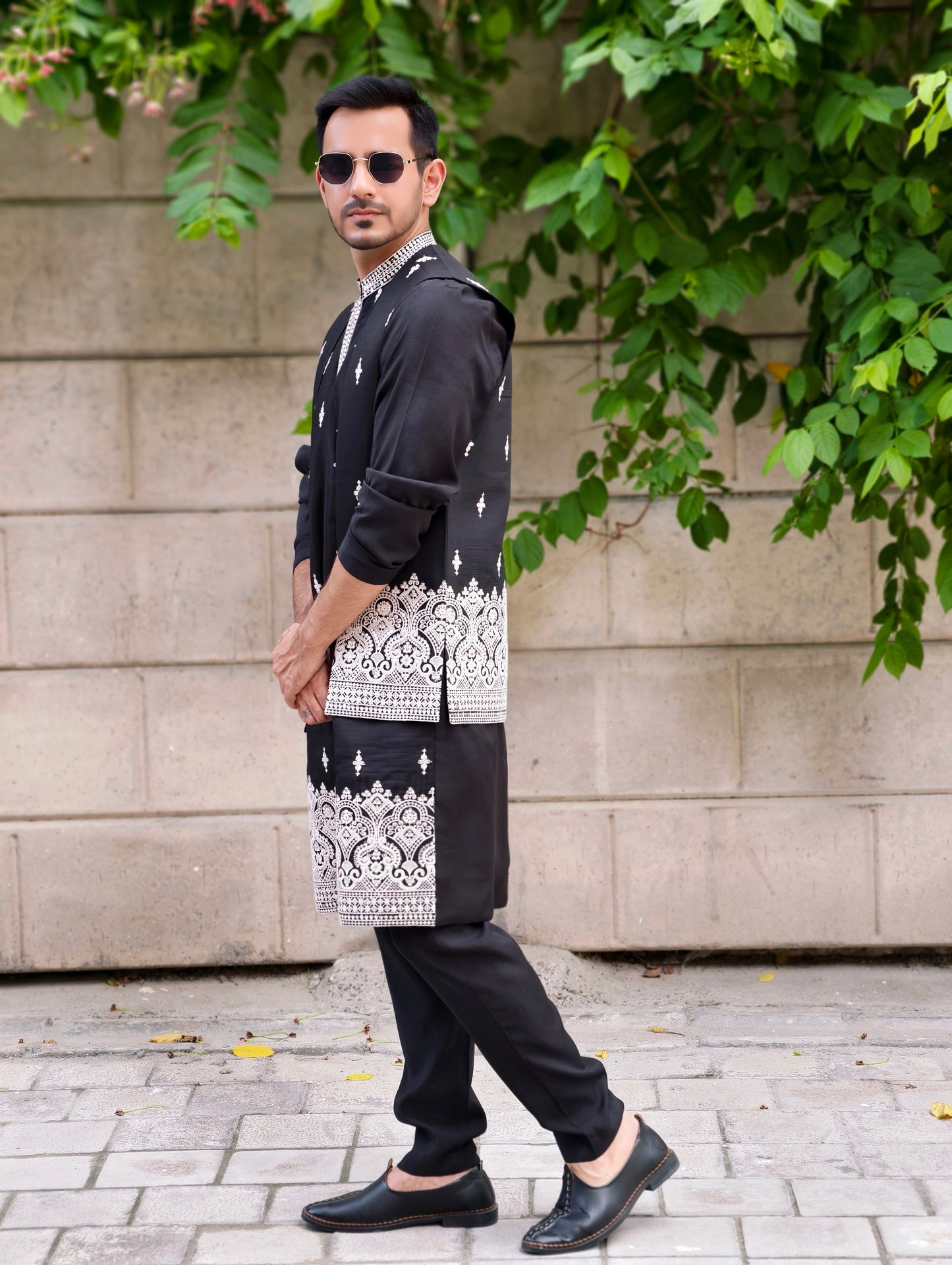 Men's Black Embroidered Kurta Set with Open Jacket – Luxe Heritage Collection