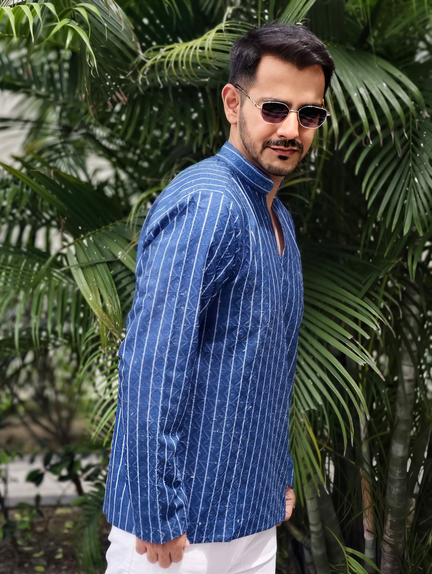 Men’s Blue And White Striped V-Mandarin Short Kurta
